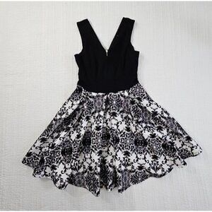 Haute Monde Fit & Flare Dress Women's L Black White Embroidery EUC LN Wimsygoth